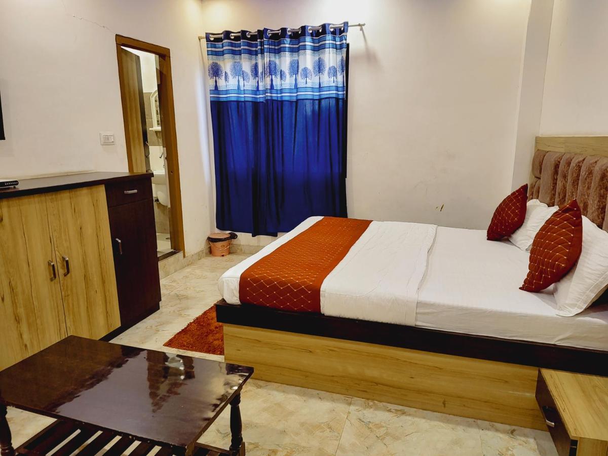 Elegance Hotel And Banquet Ayodhya Exterior foto