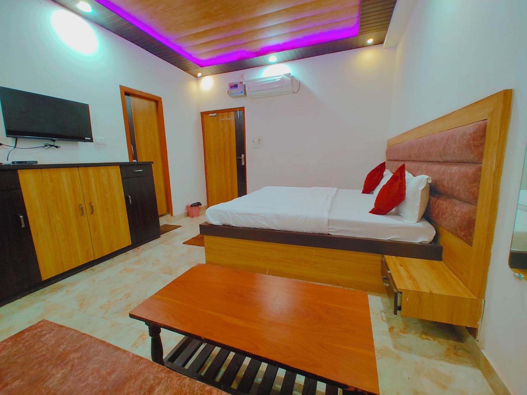 Elegance Hotel And Banquet Ayodhya Exterior foto