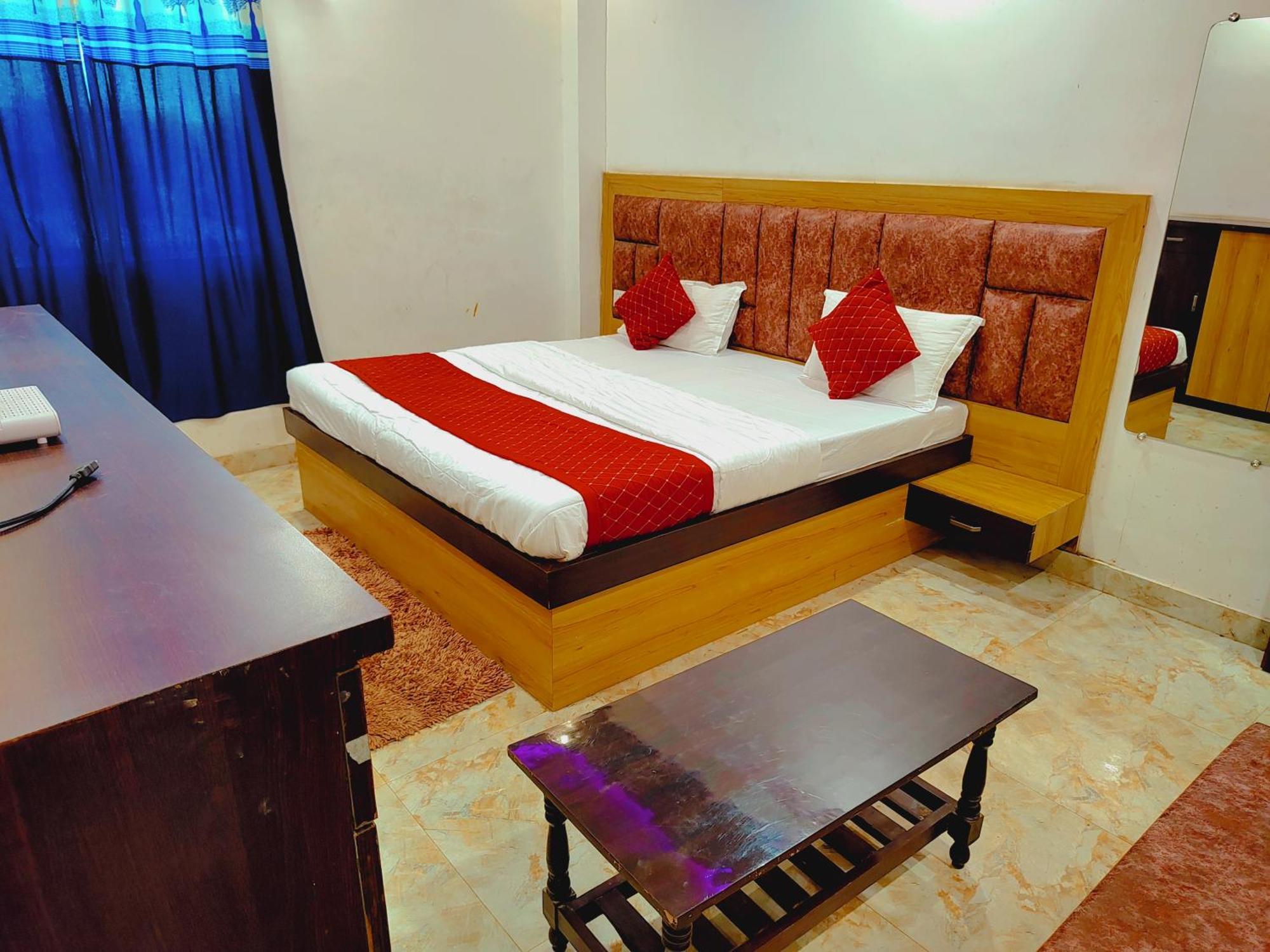 Elegance Hotel And Banquet Ayodhya Exterior foto
